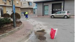 FOT. Precaución en calle Pío Baroja y plaza Ortega y Gasset