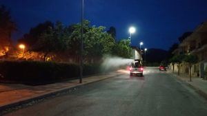 FOTOS Culmina la fumigación de zonas verdes de Alhama