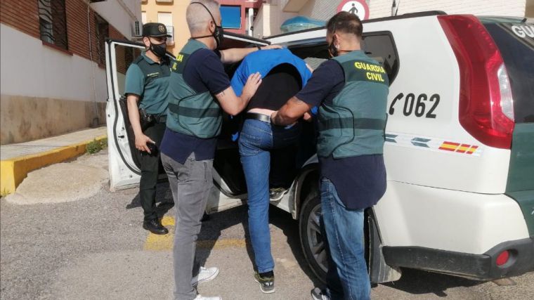 VÍD. La G. Civil detiene en Mazarrón a un conocido delincuente