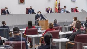 López Miras cambia las leyes para intentar perpetuarse en el poder