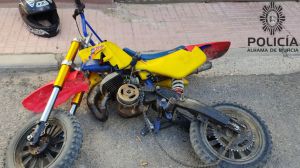 Denunciados dos menores que circulaban con una moto sin carné