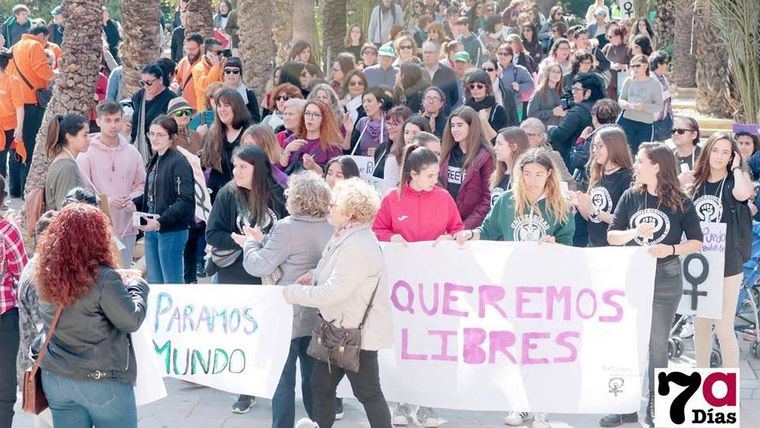 El movimiento feminista de Alhama, despierta en el 8M