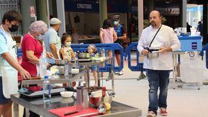 V/F Nietos y abuelos aprenden a hacer un postre: El 'repente' 