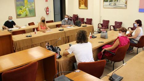 Los hosteleros informan de sus necesidades para la Feria a la alcaldesa