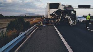 FOTOS Fallece un camionero en un accidente en Totana