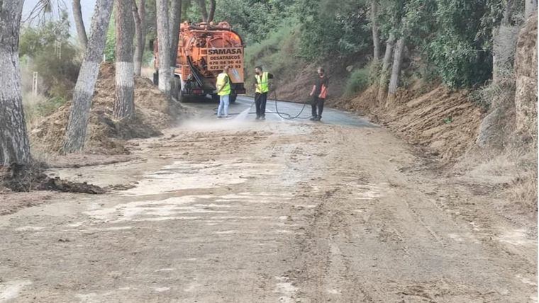 Reabre al tráfico la RM-515 tras retirar la tierra de la carretera