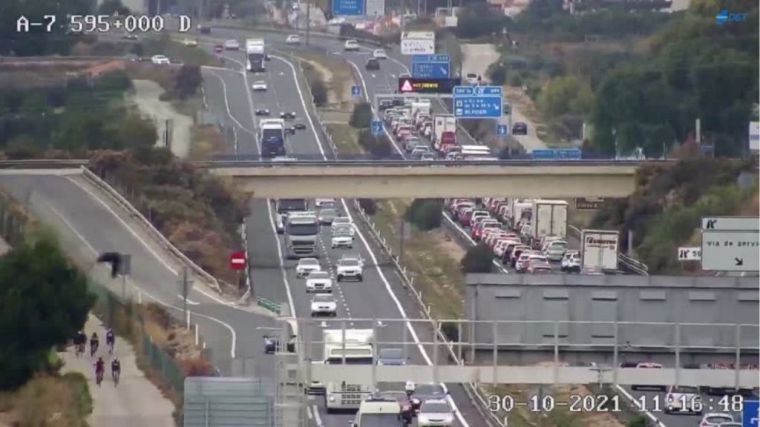 Retenciones en la A7 en Alhama por un accidente múltiple