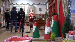 VÍD. La Casita de Papá Noel sigue recibiendo a decenas de niños