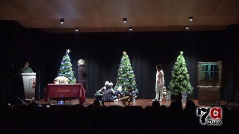VÍD. Divertida tarde de cuentos y villancicos en la Casa de la Cultura