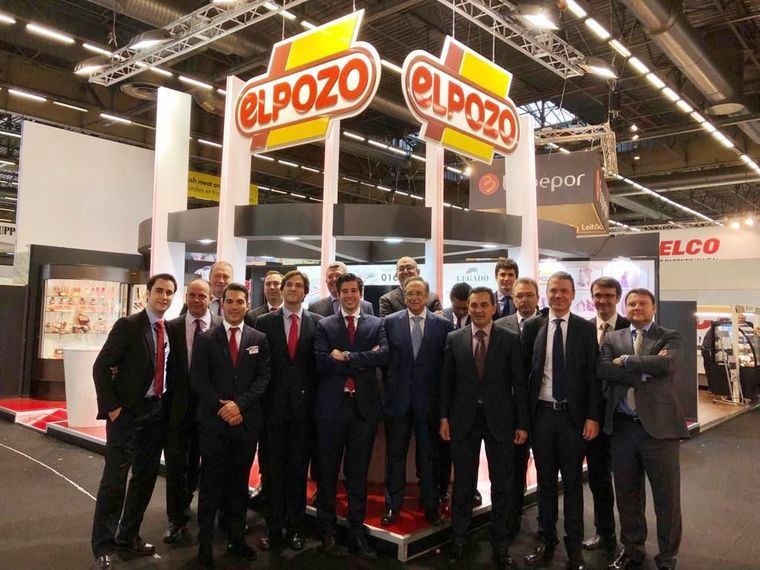 El equipo comercial de ElPozo Alimentación, encabezado por
su presidente, Tomás Fuertes, presente en el Salón Internacional de
Alimentación SIAL París 2018