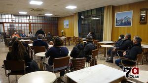 VÍD./FOT. La Educación en Alhama, a debate en el Círculo