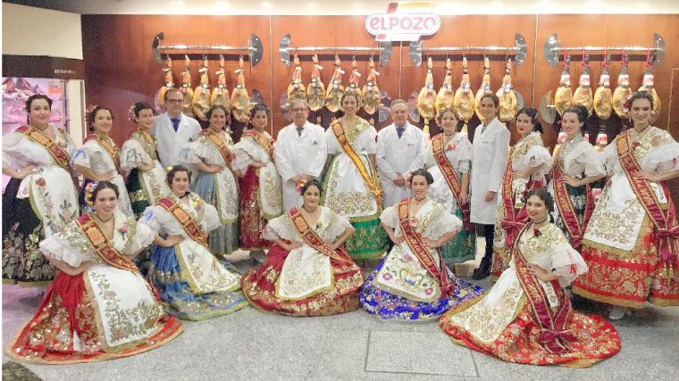 La Reina de la Huerta y su corte de damas visitan ElPozo