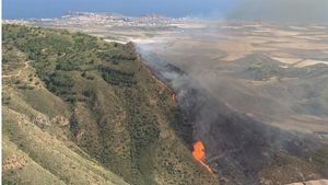 Controlado el incendio de Mazarrón y se trabaja para extinguirlo