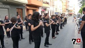 VÍD. Espectacular concierto de la banda titular con pasacalles