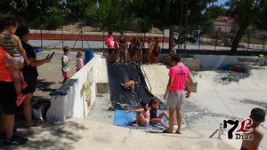 FOT. Divertida gymkhana infantil en la piscina de Librilla