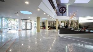 El hotel Azarbe, más funcional y eficiente tras su renovación
