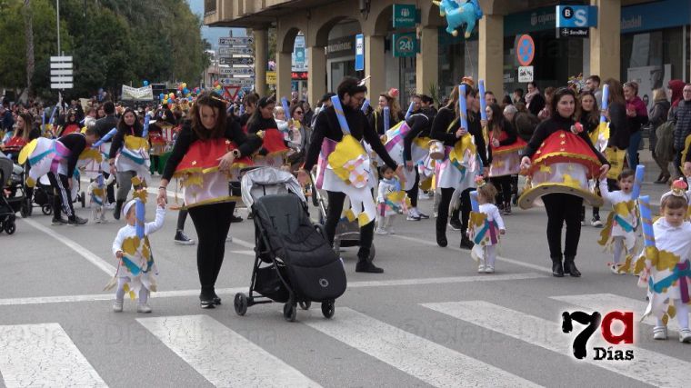 VÍDEO El Gloria Fuertes abre el desfile del Carnaval Infantil 2023