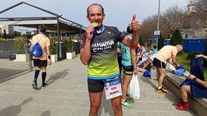 FOT. Rufino Sánchez e Hilario Aledo, en la Maratón de Sevilla