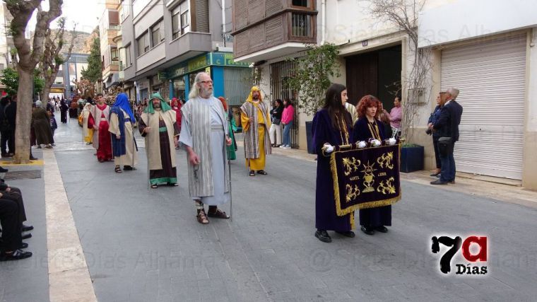 VÍD. La Santa Cena procesiona con los doce apóstoles 'en vivo'