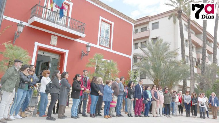 Un minuto de silencio contra la violencia machista