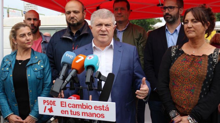 Pepe Vélez se compromete a crear 150 plazas de médicos especialistas