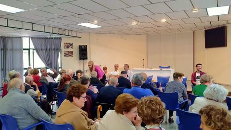 FOT. PSOE Alhama mantiene un encuentro con mayores