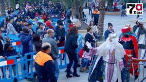 FOTOS La ilusión de los Reyes Magos reúne a cientos de niños