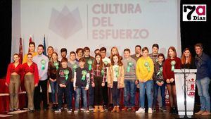 FOTOS Alhama reconoce el esfuerzo de los mejores estudiantes