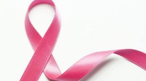 Cánovas destaca la prevención y el diagnóstico temprano frente al cáncer de mama