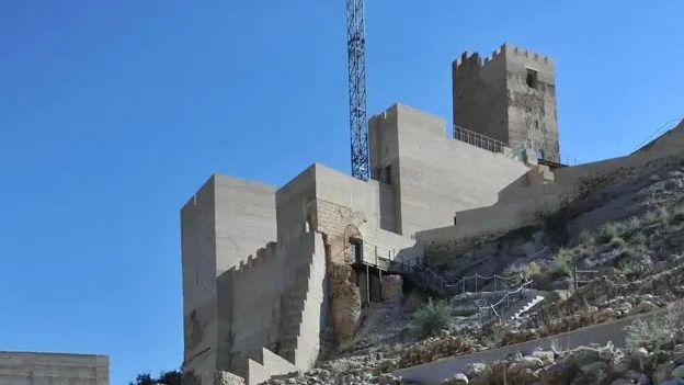 IU exige una comisión de investigación sobre el Castillo