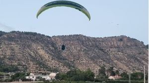 Competición en Alhama de los mejores parapentistas de la Región