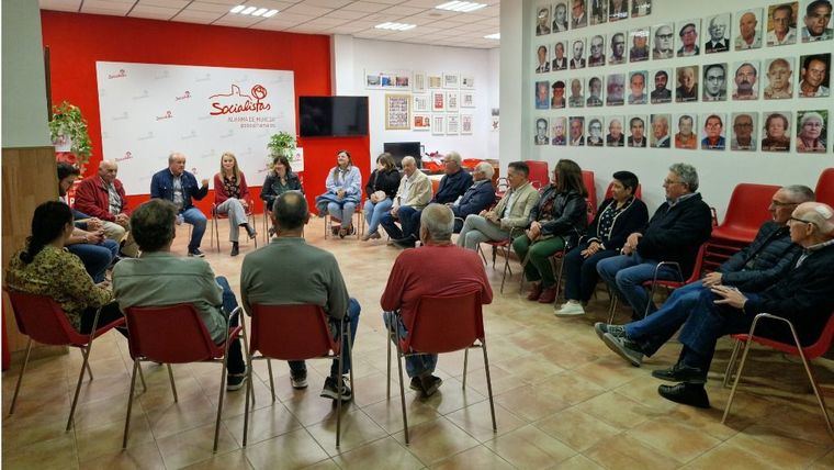 El PSOE critica la 'insostenible' situación de la sanidad