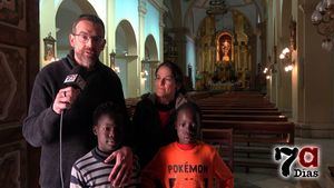 Una familia misionera visita Alhama para 