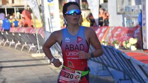 FOT. Elena Romero, clasificada para el Nacional de Duatlón