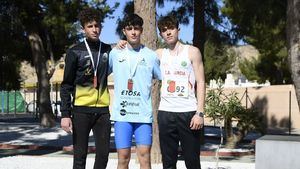 Cinco medallas para deportistas del Club Atletismo Alhama