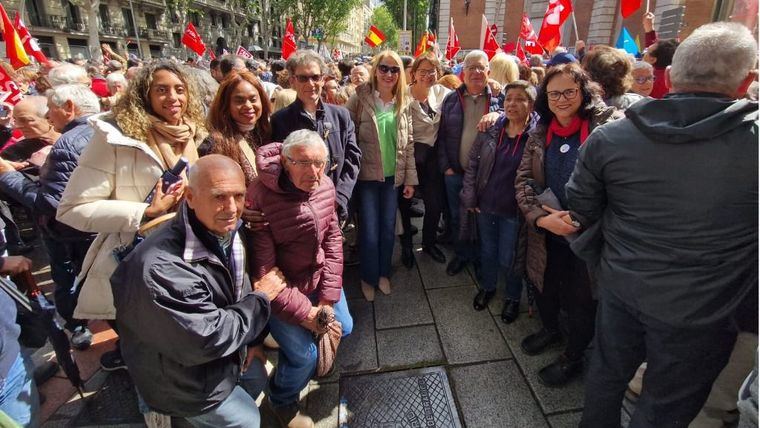 Socialistas alhameños, en Madrid en apoyo a Pedro Sánchez