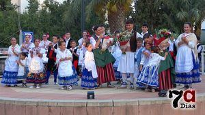 Niños de Alhama y Lorca bailan para seguir dando vida al folklore