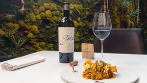 Bodegas Luzón asocia su vino ‘Por Tí’ con el icónico restaurante ‘El Rincón de Pepe’ dentro de su serie ‘Maridaje’