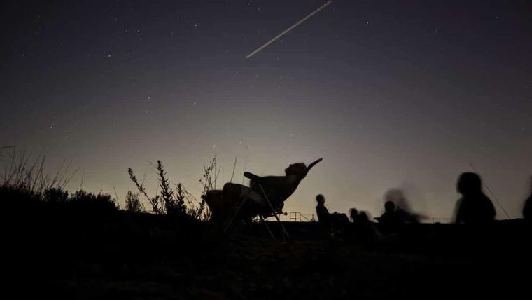 Las Perseidas reúnen en El Berro a un centenar de visitantes