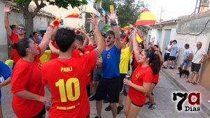 Las carrozas convierten El Berro en una gran fiesta llena de alegría