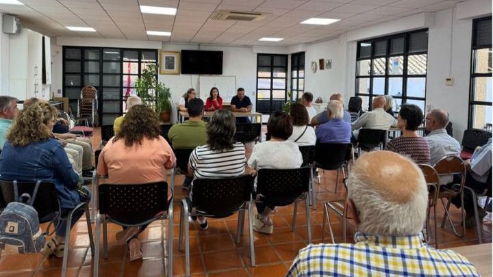 La alcaldesa agradece a los vecinos de El Berro su compromiso