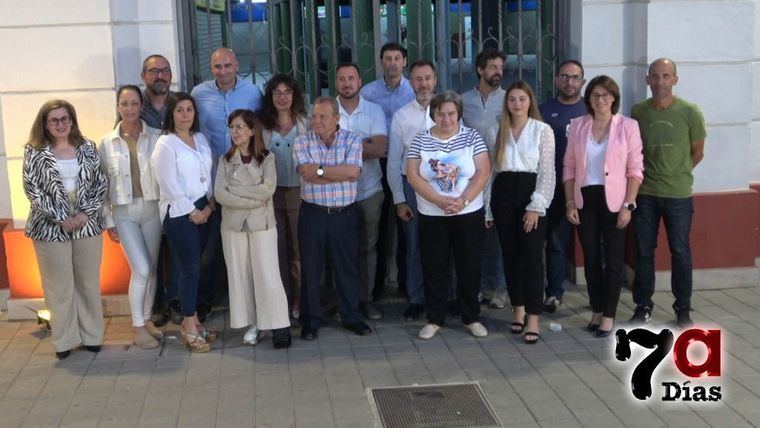 Miembros de Alhama@Una en un acto electoral de mayo de 2023