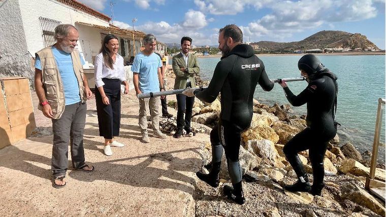 Concluye con éxito la extracción del barco fenicio de Mazarrón