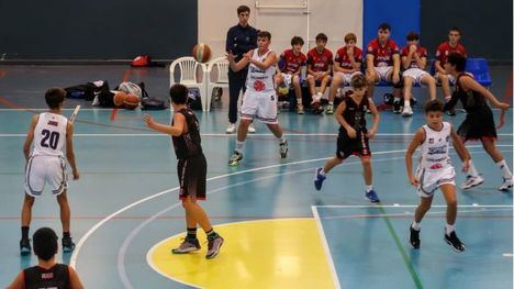 Gran victoria del Infantil en un partido enredado