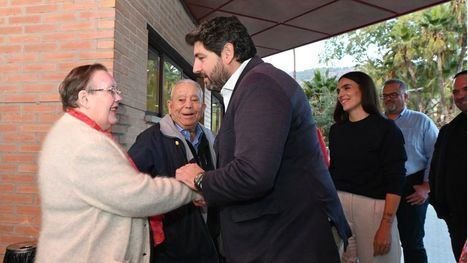 El presidente regional visita la Residencia Virgen del Rosario