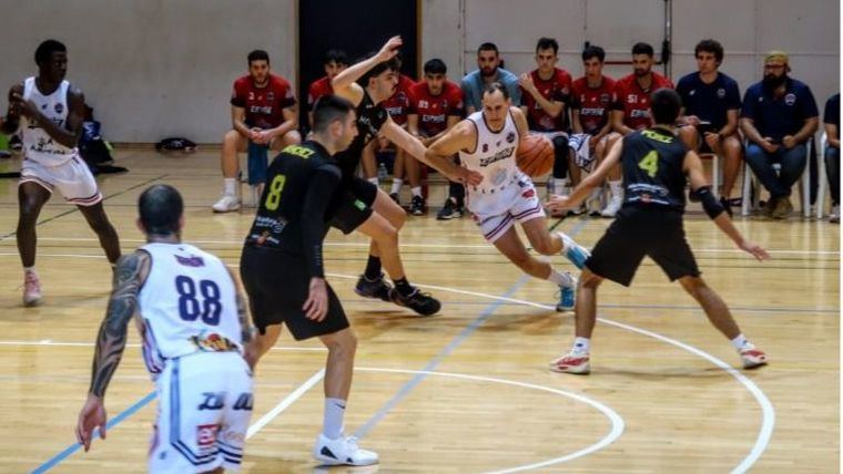 El Senior cae en Lorca en un partido igualado que se decidió al final