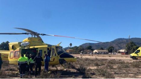 Rescate en helicóptero de una senderista en las Paredes de Leiva, en Sierra Espuña