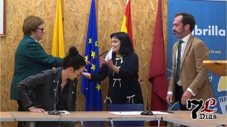 Críticas de Hernández al PSOE tras asumir el cargo de alcaldesa con los votos socialistas