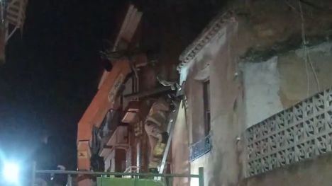 Cae parte del techo de una casa abandonada en Librilla por la lluvia