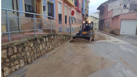 Limpieza intensiva para retirar los restos de la Rambla de San Roque